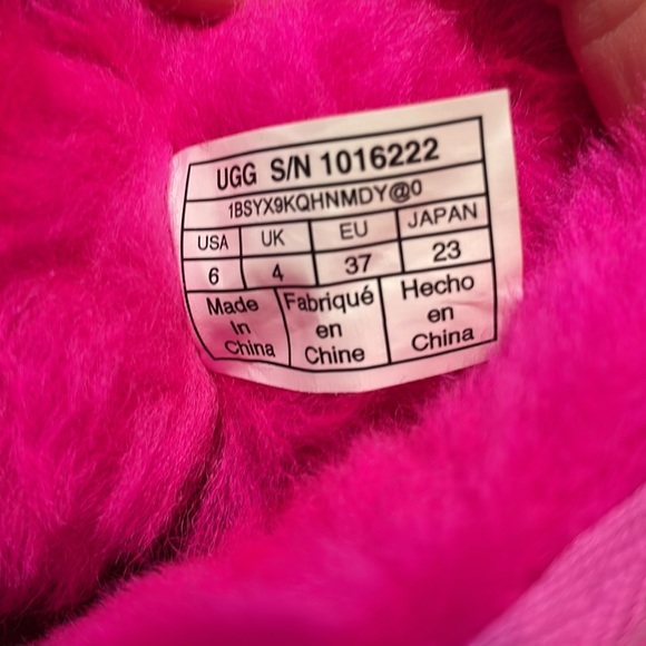 UGG Classic Mini II Shearling Boot - Picture 14 of 17